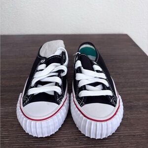Pf Flyers Black LOW REIS sneakers in kids size 12.5